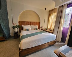 Santori Villa My Khe Beach