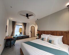 Santori Villa My Khe Beach