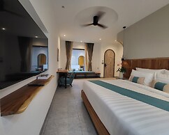 Santori Villa My Khe Beach