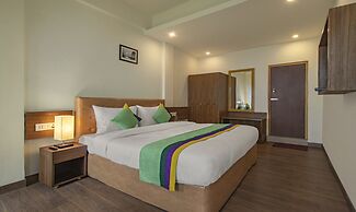 Treebo Raj Mall Road