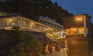 Treebo Raj Mall Road