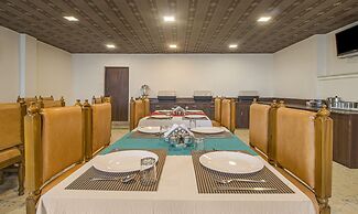 Treebo Raj Mall Road