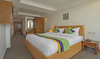 Treebo Raj Mall Road