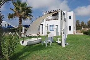 Sea Front Villa With Private Heated Pool, Quiet Area Paphos 322