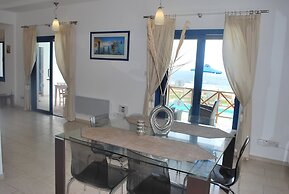Sea Front Villa With Private Heated Pool, Quiet Area Paphos 322