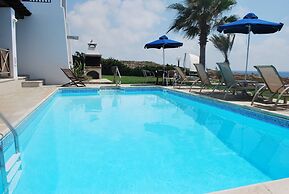 Sea Front Villa With Private Heated Pool, Quiet Area Paphos 322
