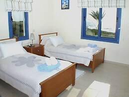 Sea Front Villa With Private Heated Pool, Quiet Area Paphos 322