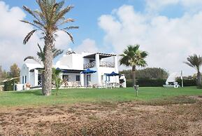 Sea Front Villa With Private Heated Pool, Quiet Area Paphos 322