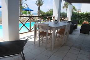 Sea Front Villa With Private Heated Pool, Quiet Area Paphos 322