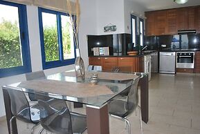 Sea Front Villa With Private Heated Pool, Quiet Area Paphos 322