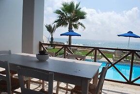 Sea Front Villa With Private Heated Pool, Quiet Area Paphos 322