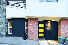 Stylish Townhome Dt Mtl Num01