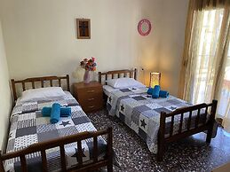 ''Mary's House'' Entire residence Olympiada Halkidiki Near to See 200m