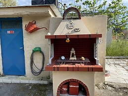 ''Mary's House'' Entire residence Olympiada Halkidiki Near to See 200m