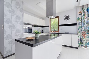 Big Apartment With Garden by Renters