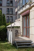 Big Apartment With Garden by Renters