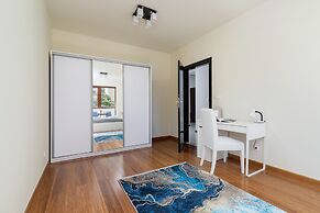 Big Apartment With Garden by Renters