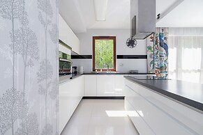 Big Apartment With Garden by Renters