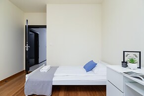 Big Apartment With Garden by Renters