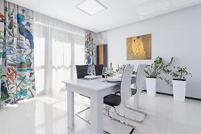 Big Apartment With Garden by Renters