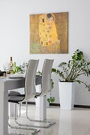 Big Apartment With Garden by Renters