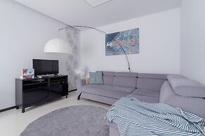 Big Apartment With Garden by Renters