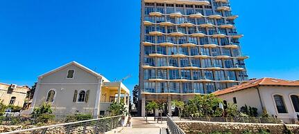 Alysse Eilat in Tel Aviv-yafo