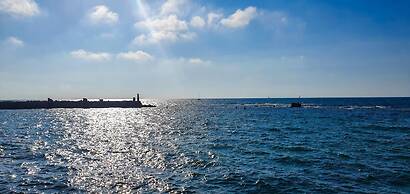 Alysse Eilat in Tel Aviv-yafo