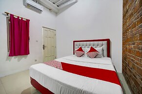 Super OYO 91173 Guesthouse King Puntodewo