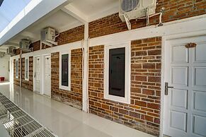 Super OYO 91173 Guesthouse King Puntodewo