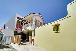 Super OYO 91173 Guesthouse King Puntodewo