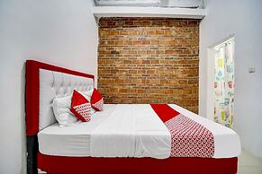 Super OYO 91173 Guesthouse King Puntodewo