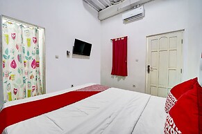 Super OYO 91173 Guesthouse King Puntodewo