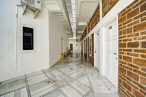 Super OYO 91173 Guesthouse King Puntodewo