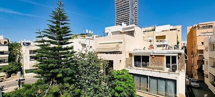 Edouard Bernstein Ambre