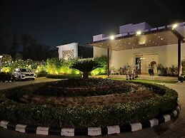 Bel-La Monde Hotel NH8 at 6km from IGI Airport Delhi