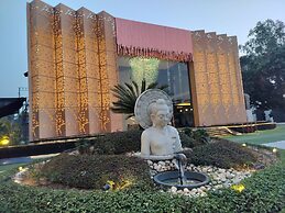 Bel-La Monde Hotel NH8 at 6km from IGI Airport Delhi