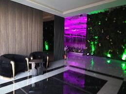 Bel-La Monde Hotel NH8 at 6km from IGI Airport Delhi