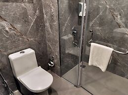 Bel-La Monde Hotel NH8 at 6km from IGI Airport Delhi