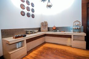 Bel-La Monde Hotel NH8 at 6km from IGI Airport Delhi