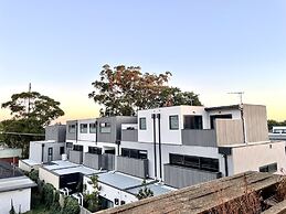 Readyset Apartments at Charman