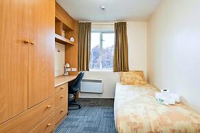 En Suite Rooms COLINDALE SK