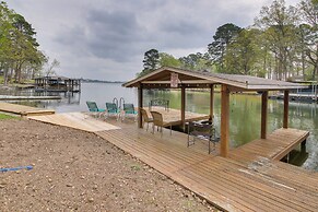 Cozy Lake Cabin w/ Dock in Hot Springs Nat'l Park