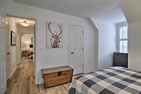 Highlands Cottage w/ Sunroom ~ 1 Mile to Downtown!