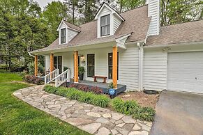 Highlands Cottage w/ Sunroom ~ 1 Mile to Downtown!