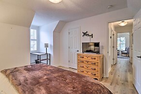 Highlands Cottage w/ Sunroom ~ 1 Mile to Downtown!