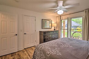 Highlands Cottage w/ Sunroom ~ 1 Mile to Downtown!