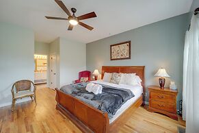 Classy Home w/ Hot Tub + Mt. Jefferson Views!