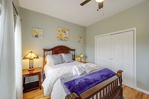 Classy Home w/ Hot Tub + Mt. Jefferson Views!