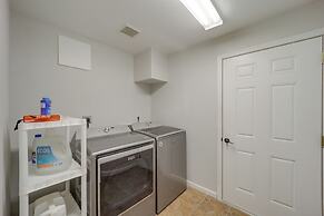 Classy Home w/ Hot Tub + Mt. Jefferson Views!